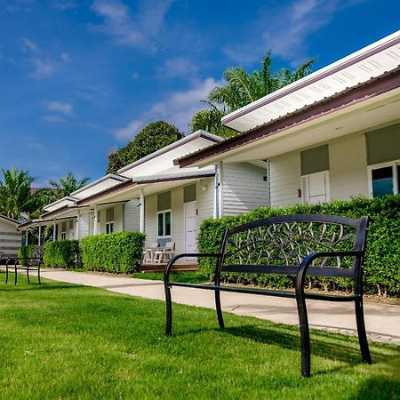 One Chumphon Hotel エクステリア 写真