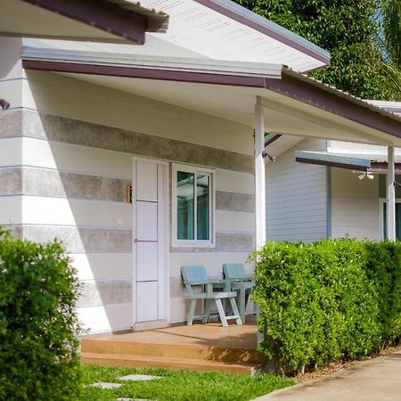 One Chumphon Hotel エクステリア 写真