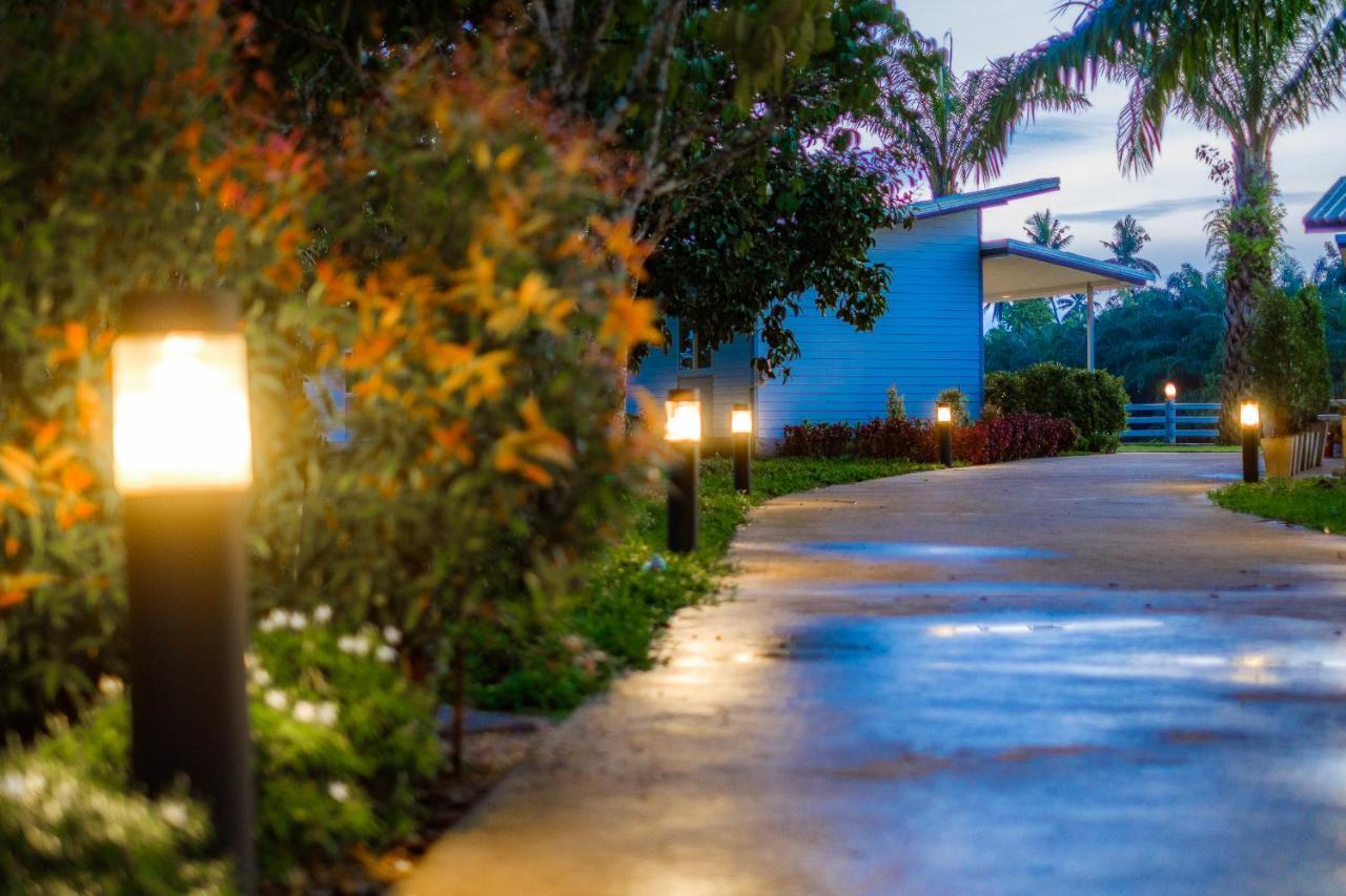 One Chumphon Hotel エクステリア 写真