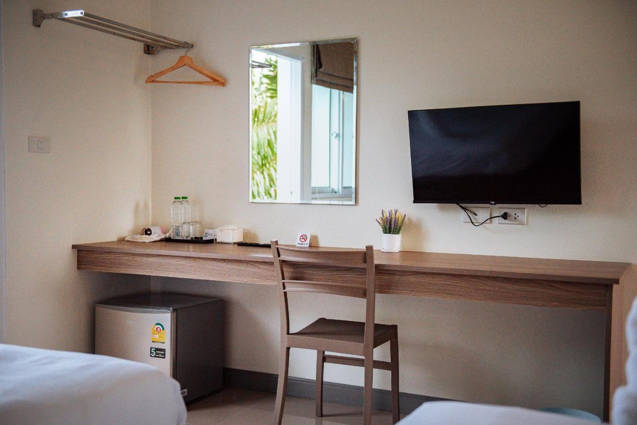 One Chumphon Hotel エクステリア 写真