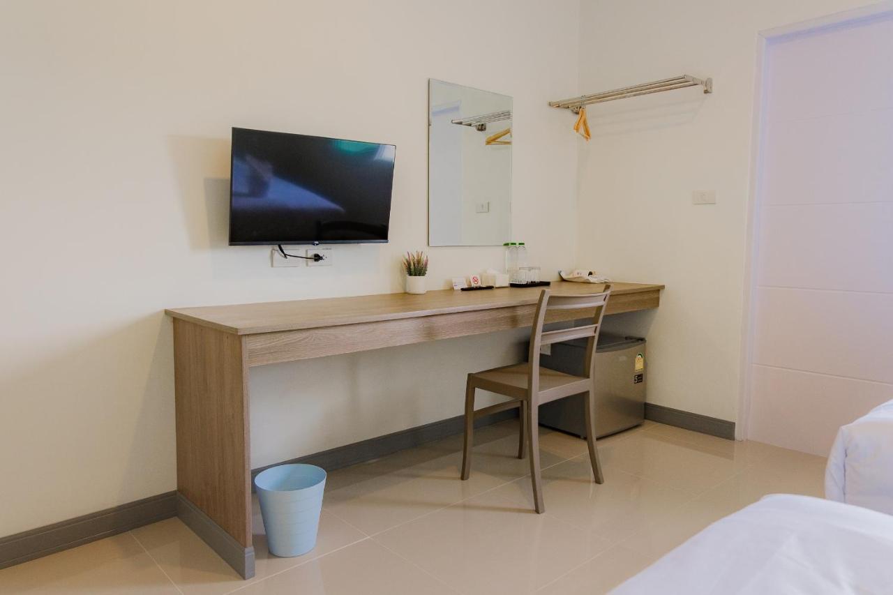 One Chumphon Hotel エクステリア 写真