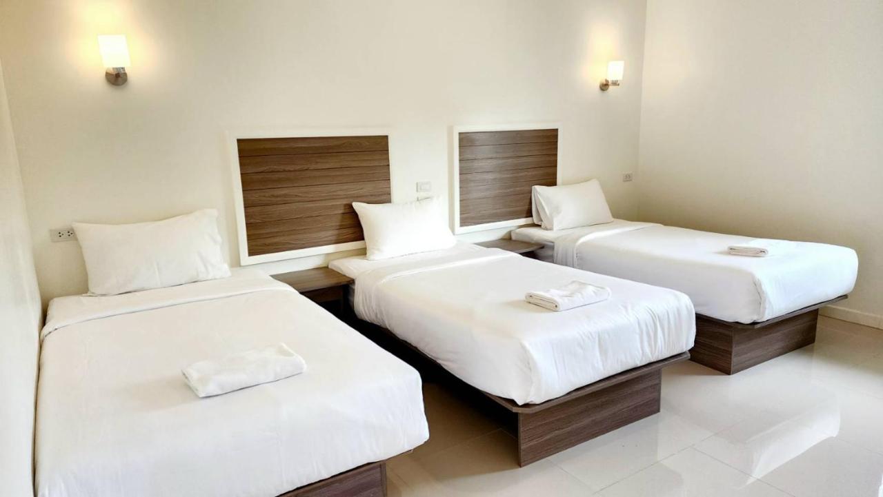 One Chumphon Hotel エクステリア 写真