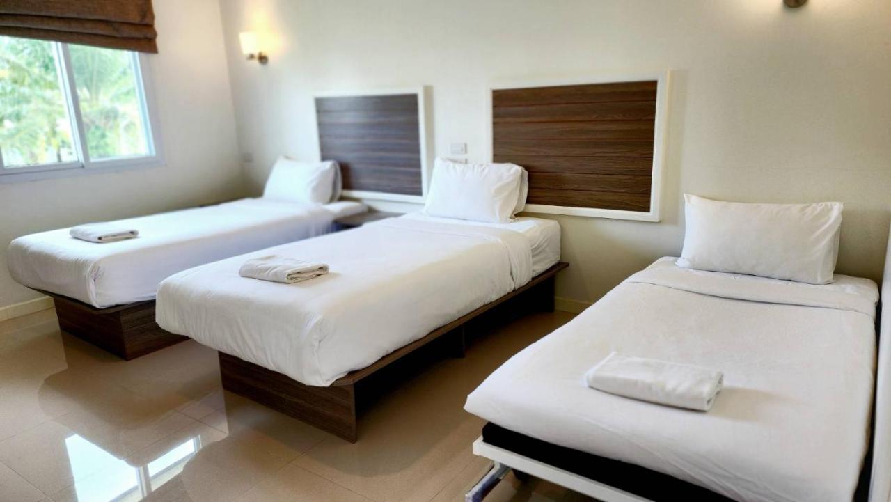 One Chumphon Hotel エクステリア 写真